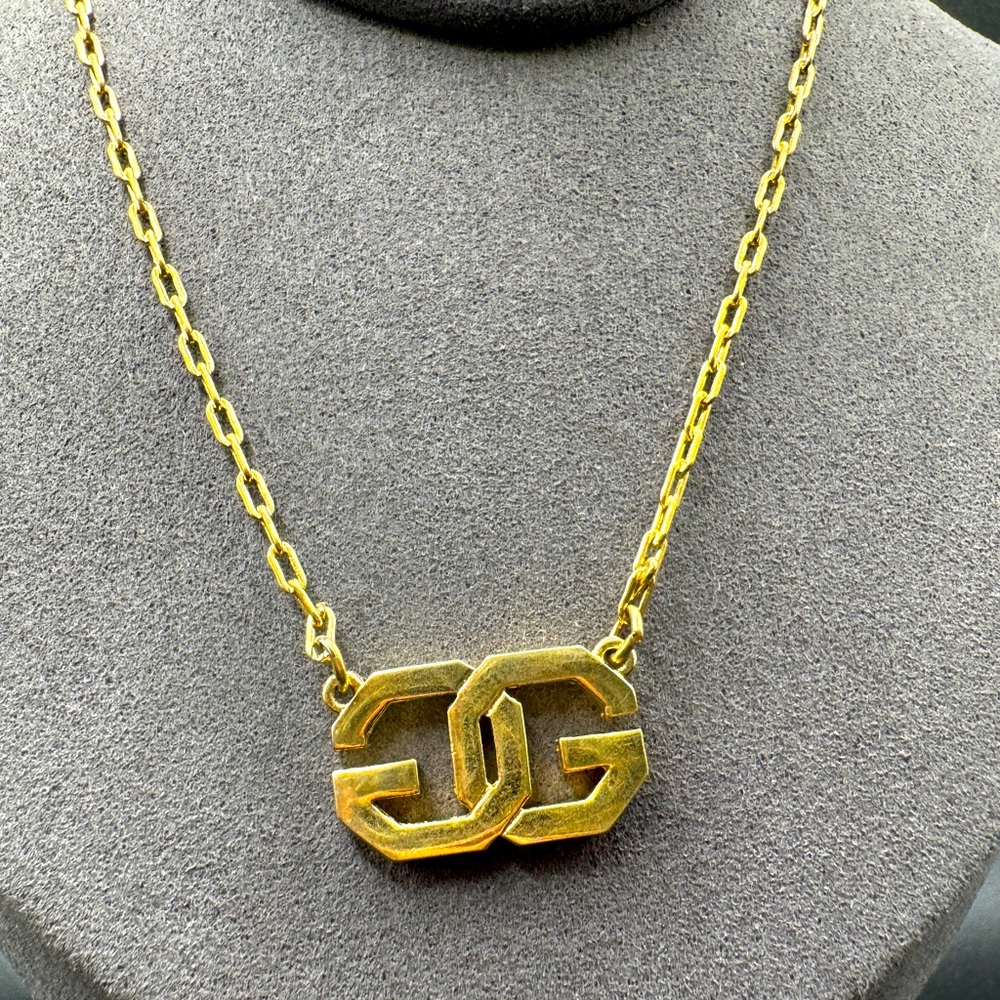 LOT 1415 18K gold plated Givenchy vintage necklace